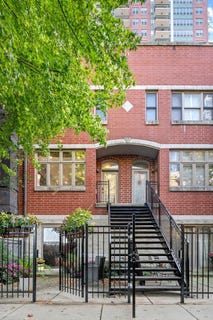 /international/us/327-e-17th-street-chicago-il-110120558820/