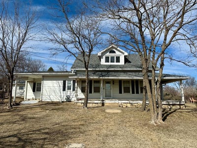 /international/us/842-pony-express-highway-marysville-ks-110096894297/