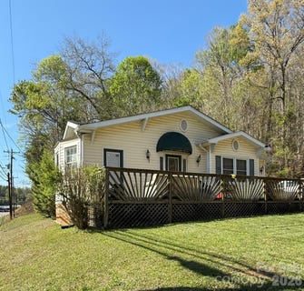 /international/us/880-n-main-street-marion-nc-110108379508/