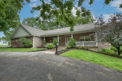 /international/us/1111-peterson-road-neosho-mo-110107848359/