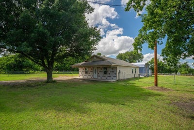 /international/us/503-e-sanger-street-celeste-tx-110108799983/