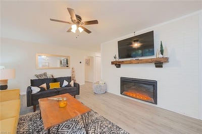 /international/us/1-langhorne-road-newport-news-va-110106037774/