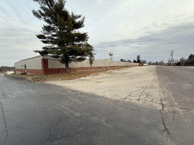 /international/us/900-n-forrest-street-mountain-grove-mo-110108027336/