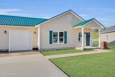 /international/us/136-macdonald-boulevard-havelock-nc-110105259474/