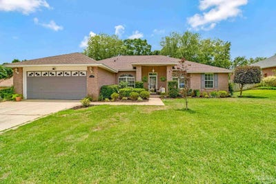 /international/us/4949-cedar-creek-ct-pace-fl-110108355022/
