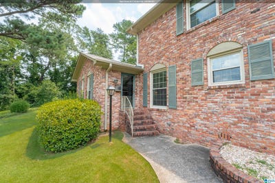 /international/us/1867-valgreen-lane-hoover-al-110100533945/