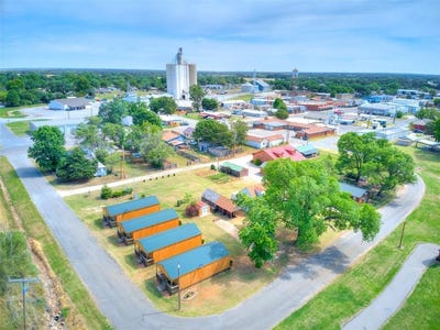 /international/us/310-w-oak-street-canton-ok-110107937162/