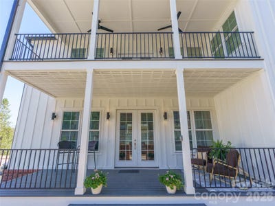 /international/us/21-skyvue-court-saluda-nc-110110422365/