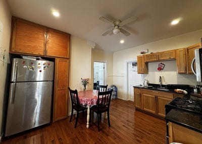 /international/us/16-reynolds-avenue-chelsea-ma-110108694107/