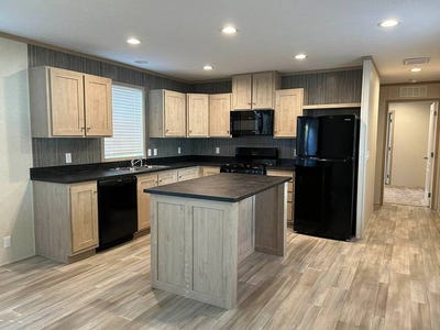 /international/us/108-woodmoor-court-leavenworth-ks-110099686391/