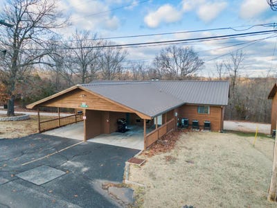 /international/us/161-notch-lane-reeds-spring-mo-110120768575/