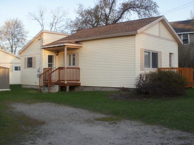 /international/us/511-palmyra-street-cheboygan-mi-110108468478/