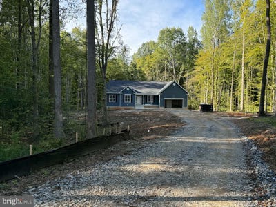 /international/us/8358-moncove-lane-spotsylvania-va-110120457177/
