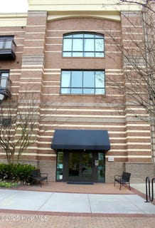 /international/us/6831-main-street-wilmington-nc-110108496605/