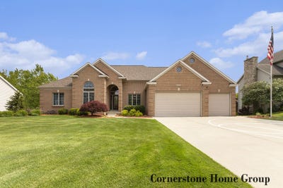 /international/us/5273-s-silverstone-drive-ne-comstock-park-mi-110099976978/