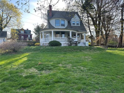 /international/us/8-the-serpentine-new-rochelle-ny-110099027440/