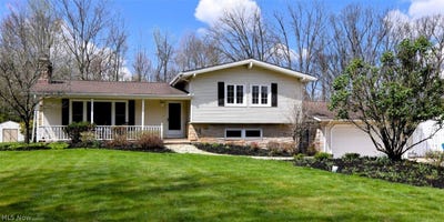 /international/us/381-hickory-hill-road-chagrin-falls-oh-110107482028/