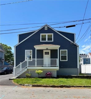 /international/us/3-clinton-street-newport-ri-110108351222/