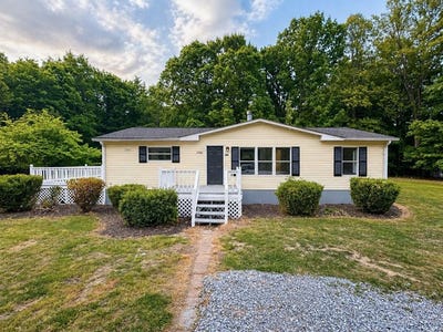 /international/us/12989-county-line-rd-keysville-va-110107953929/