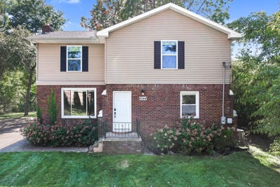 /international/us/6044-davison-road-burton-mi-110106850254/