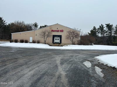 /international/us/891-saratoga-road-wilton-ny-110104899448/