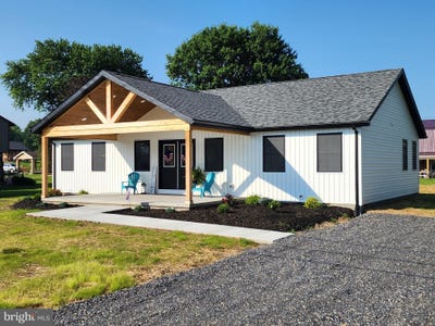 /international/us/18-holly-street-fort-ashby-wv-110099934426/