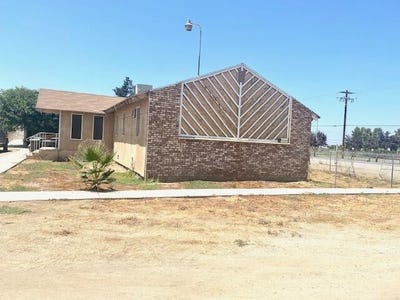 /international/us/16785-monroe-road-tulare-ca-110093686489/