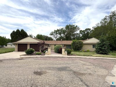 /international/us/316-e-5th-st-miller-sd-110108427378/