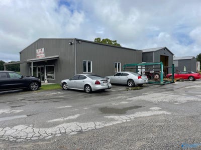 /international/us/9055-highway-431-s-owens-cross-roads-al-110101585779/