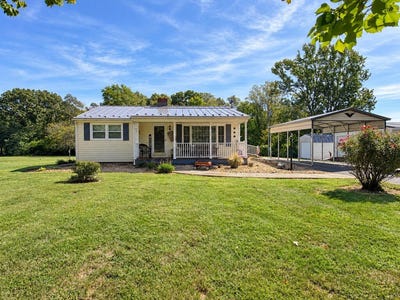 /international/us/3978-heights-school-rd-pamplin-va-110120499586/
