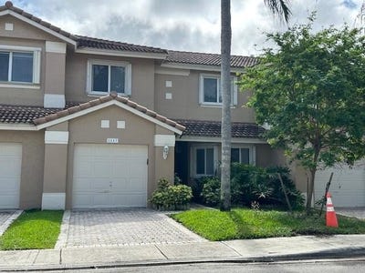 /international/us/1113-sw-158th-avenue-pembroke-pines-fl-110107203168/