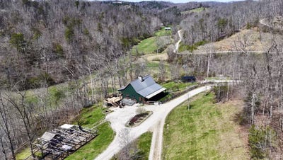 /international/us/659-queensland-lane-louisa-ky-110107288795/