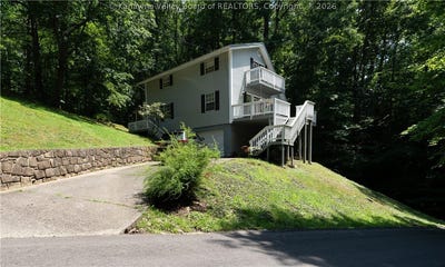 /international/us/50-mountaineer-heights-drive-elkview-wv-110109143654/