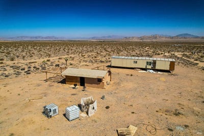 /international/us/donaldson-road-lucerne-valley-ca-110101474003/
