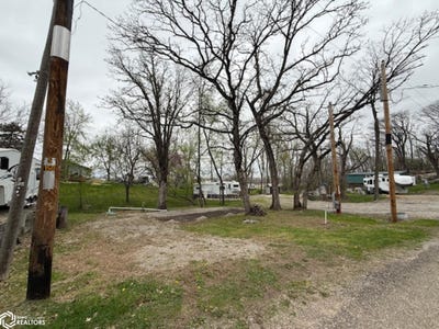 /international/us/5134-aurora-drive-brooklyn-ia-110097692735/