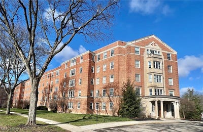 /international/us/13800-fairhill-road-shaker-heights-oh-110106317252/