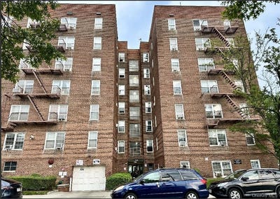 /international/us/85-04-63rd-drive-rego-park-ny-110119560332/
