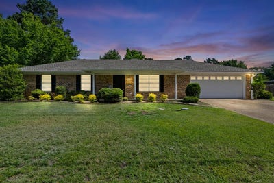 /international/us/907-robin-lane-white-oak-tx-110108735409/