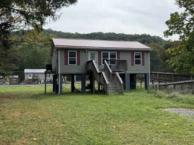 /international/us/179-valley-ave-rainelle-wv-110102776233/