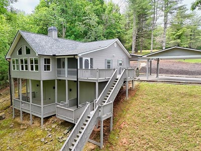 /international/us/blairsville-ga-110108588522/