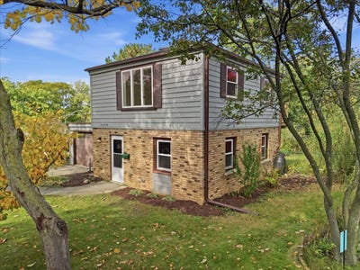 /international/us/1623-sawyer-avenue-wheaton-il-110120556825/