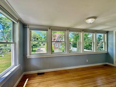 /international/us/20-folger-street-bayport-ny-110108945039/