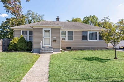 /international/us/1333-richland-boulevard-bay-shore-ny-110108806242/