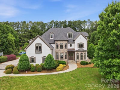 /international/us/105-quincy-court-mooresville-nc-110108412366/