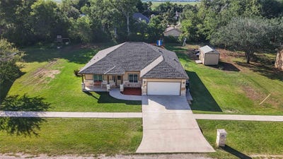 /international/us/285-hummingbird-way-martindale-tx-110108066541/