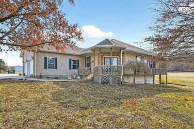 /international/us/1592-e-431st-road-bolivar-mo-110105887944/