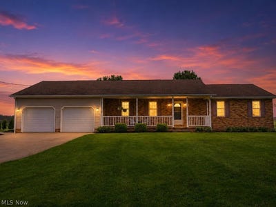 /international/us/9272-andora-road-ne-east-rochester-oh-110107734009/