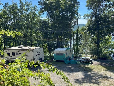 /international/us/4197b-phelps-road-burdett-ny-110102251362/