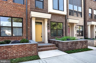 /international/us/158-n-lee-falls-church-va-110119629142/