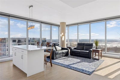 /international/us/8151-33rd-avenue-s-bloomington-mn-110105905172/